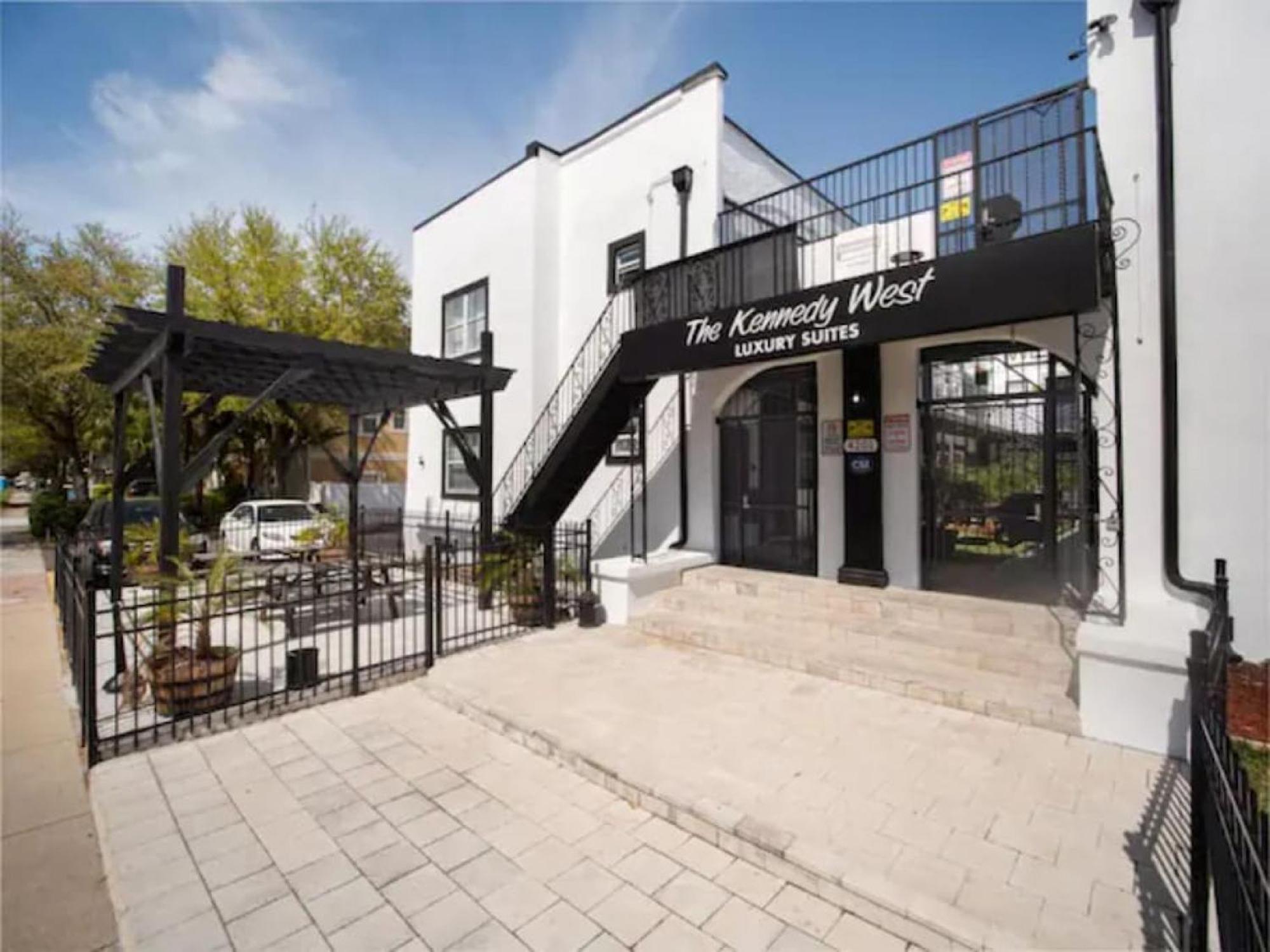 Modern Westshore Тампа Екстериор снимка